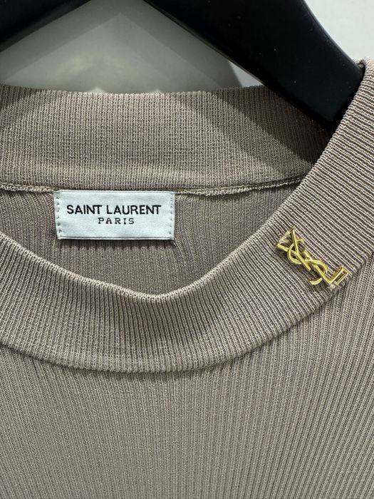 Близа Saint Laurent