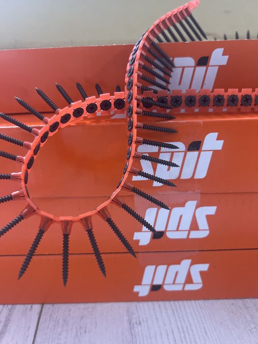 Suruburi pe banda spit