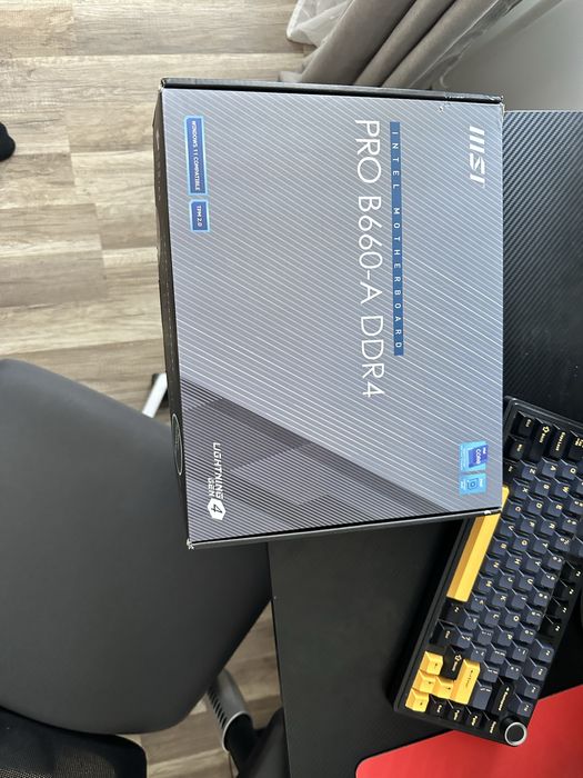 Vând placa de baza msi PRO-A DDR4 (citiți descrierea)