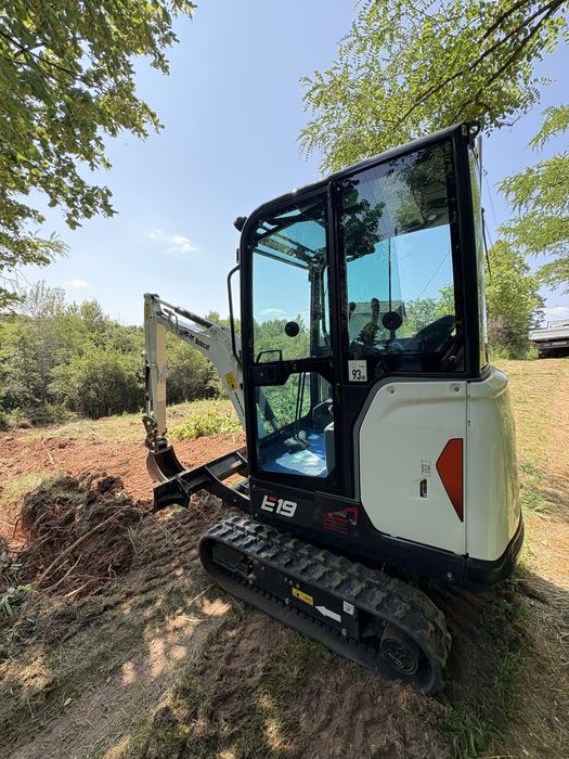 Изкопни услуги с мини багер , дъмпер , мини челен товарач микро багер