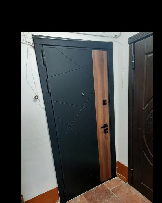 Установка металлических дверей