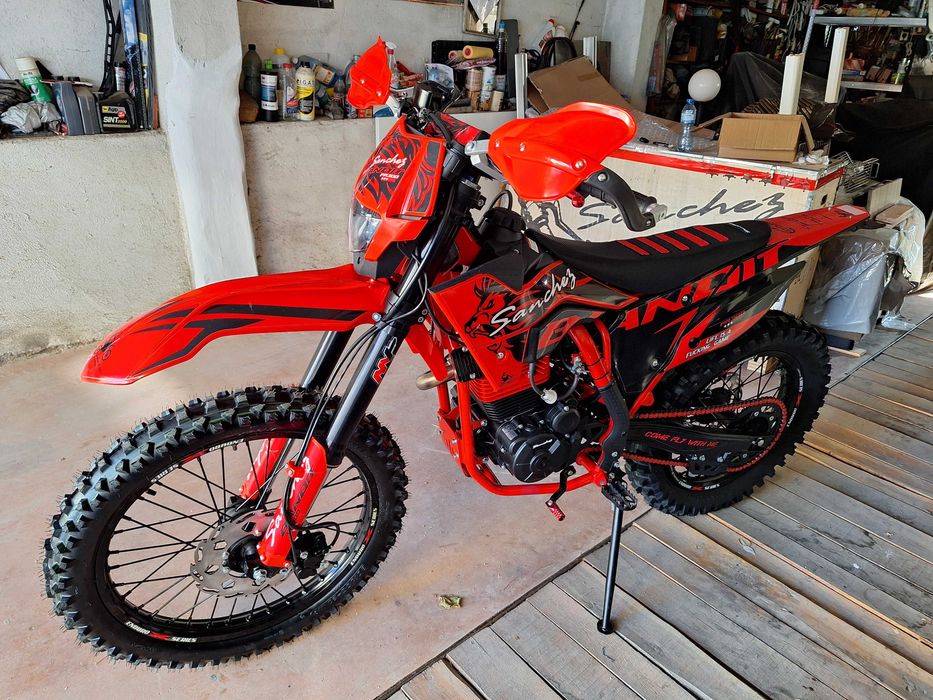 Sanchez Bandit Ендуро кросов мотор 300 Нов