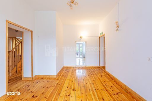 Vila in Poiana Brasov cu teren generos 1600mp, 2 corpuri de casa