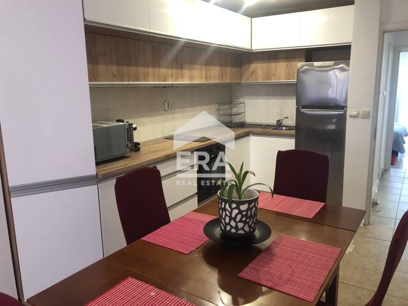 Дава се под наем Тристаен апартамент в Варна, Окръжна болница - 100 кв.м за 700 € - Снимка #1