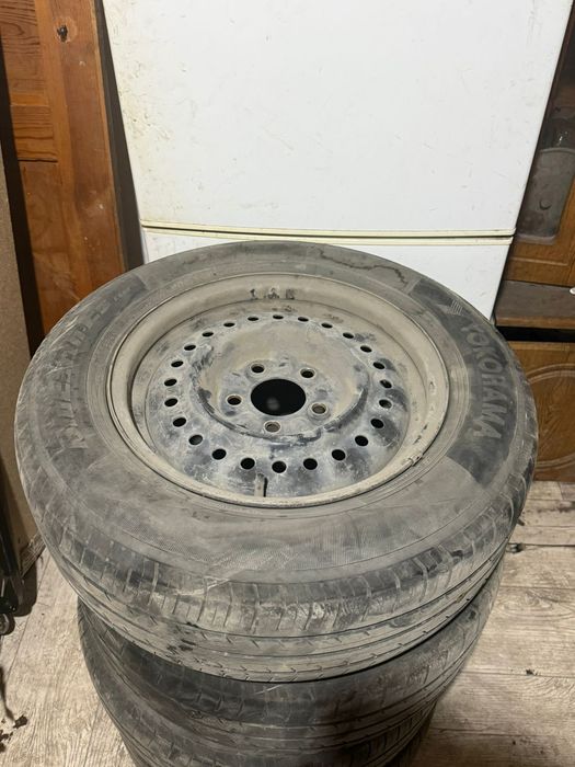 Продам летний комплект шины