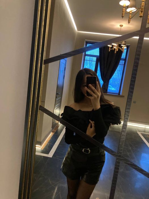 Черный нарядный лонгслив