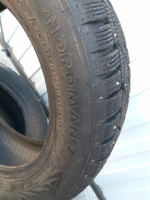 Продам шины Нокиан зимние