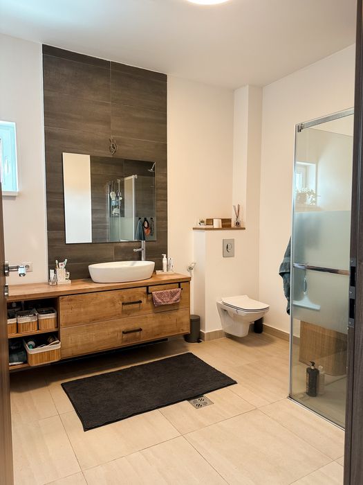 Apartament modern și luminos cu poziționare bună