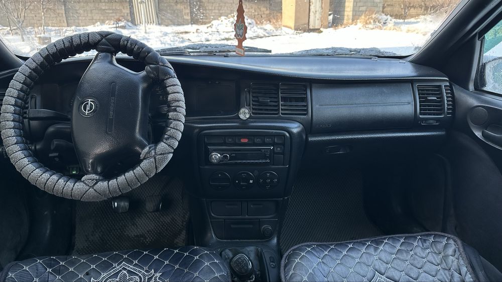 Продам опелвектра ходящий