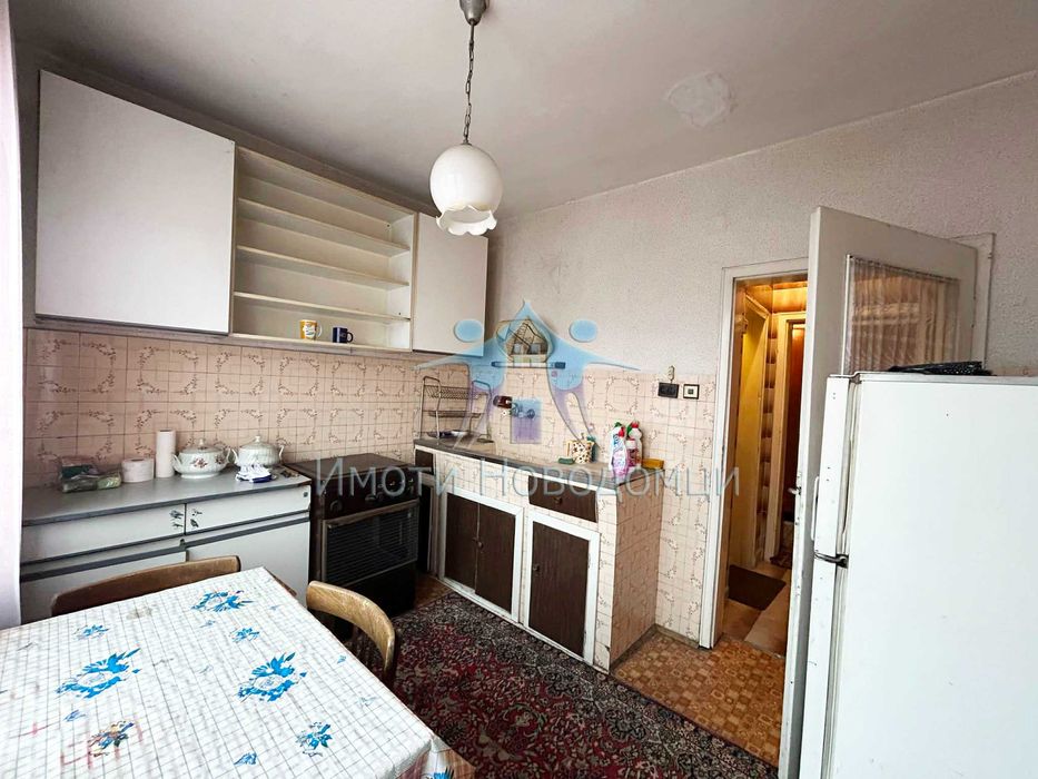 Продава се етаж от тухлена кооперация в гр.Шумен, кв. Добруджански