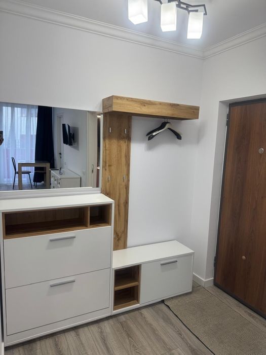 Apartament de închiriat în bloc nou cu garaj subteran direct e la prop