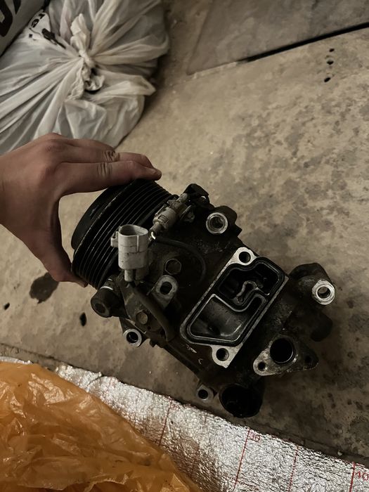 Компрессор кондиционера Toyota Sienna 3.5