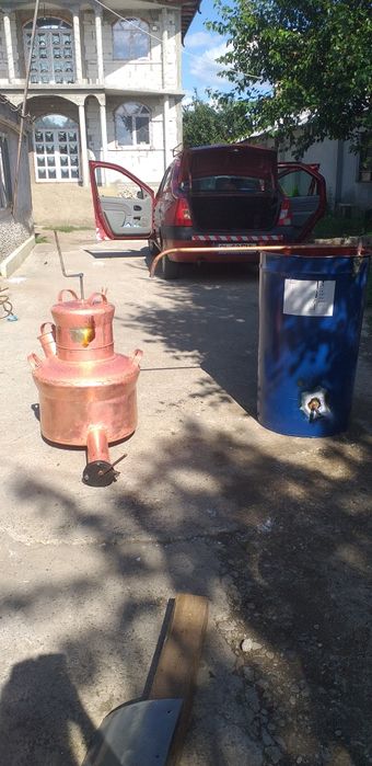 Vând cazan de țuică la 100 de  Litri  cu fundul  de 4 mm