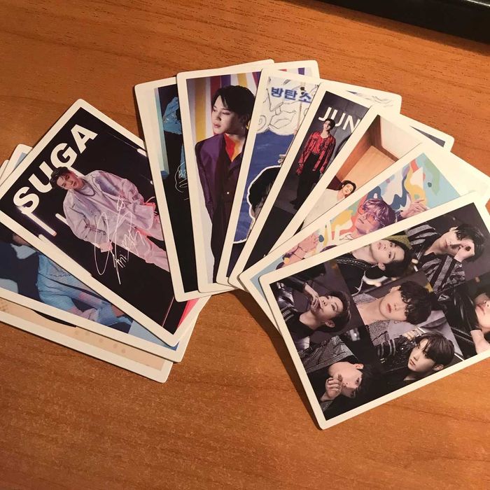 Сотни фотографий с BTS