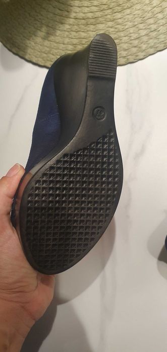 Дамски обувки на платформа