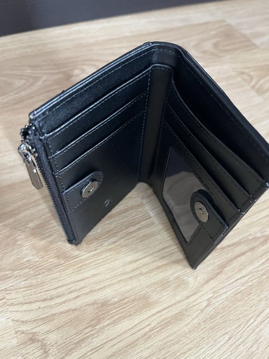 Дамски чисто нов портфейл  Axel