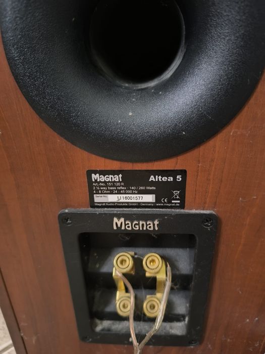Boxe Magnat Altea 5 impecabile ca noi.