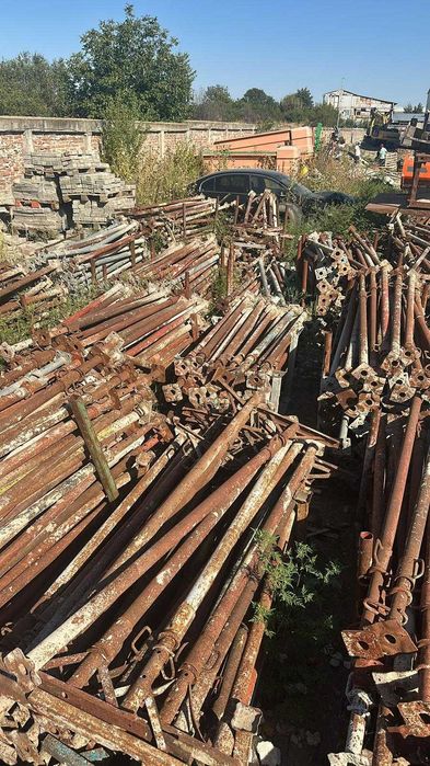 Vând popi metalici și schelă