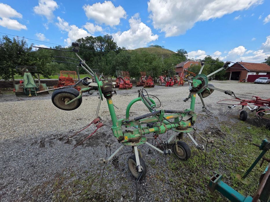 Grebla împrăștiat fan in tiranti la tractor hidraulica de 4 metri