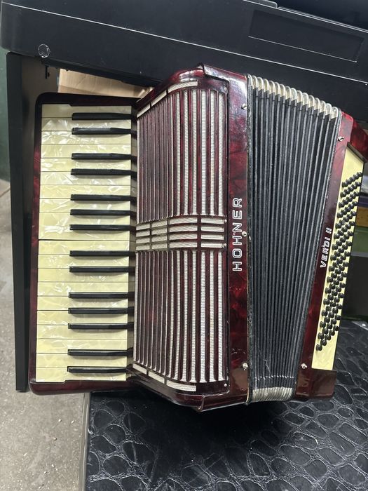 Acordeon Hohner Verdi 2 cu 80 de basi in vergea