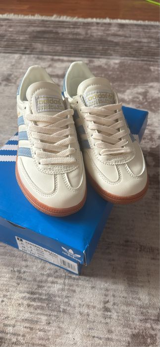 Adidas Spezial noi