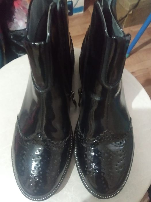 Ботинки на девочку 36