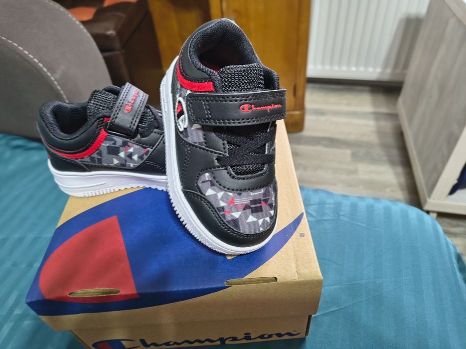 Adidași Champion mărimea 24
