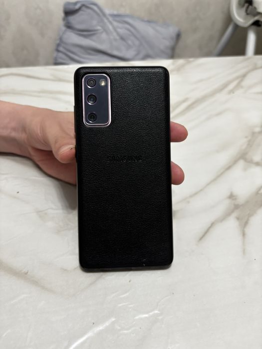 Продам смартфон samsung S20 fe