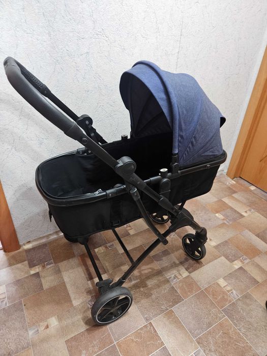 Продам коляску люльку от рождения до 3 лет