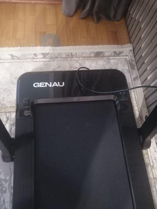 Беговая дорожка genаu
