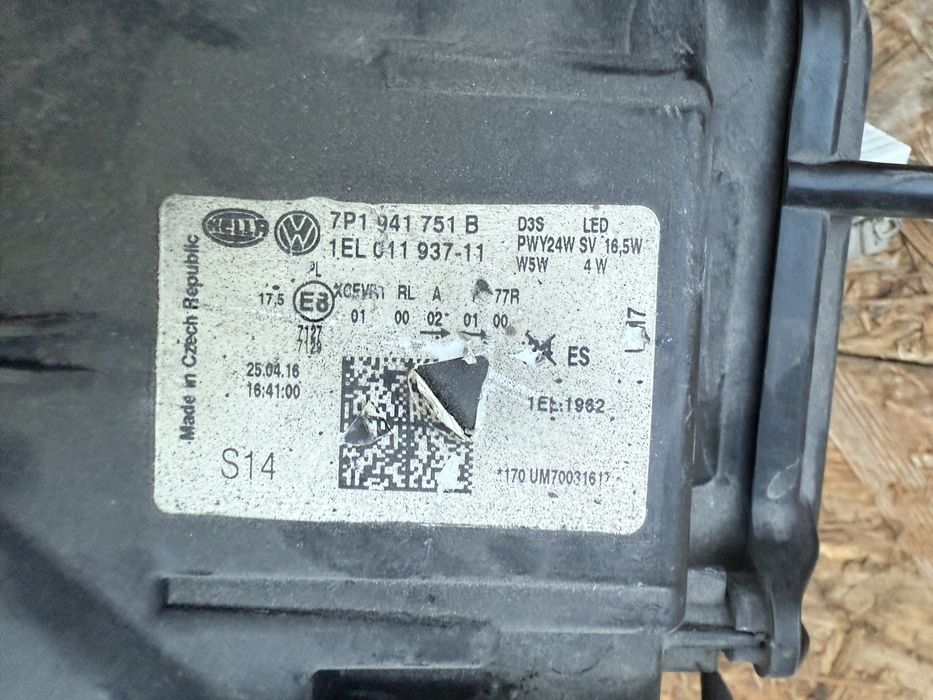 Far stanga VW Touareg 7P Facelift Xenon + LED Original Europa