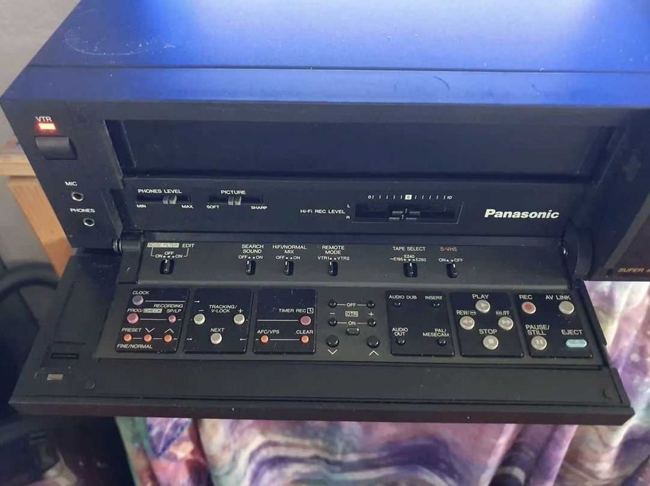 video Panasonic NV-FS88EG Super VHS telecomanda originala