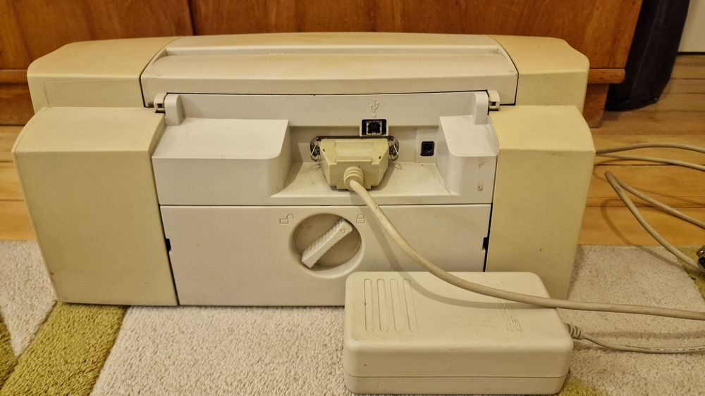 Цветен мастилено струен принтер HP Desk J