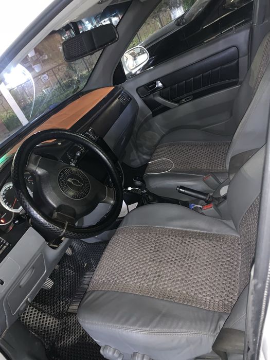 Lasetti 1.8 soatiladi yili 2012