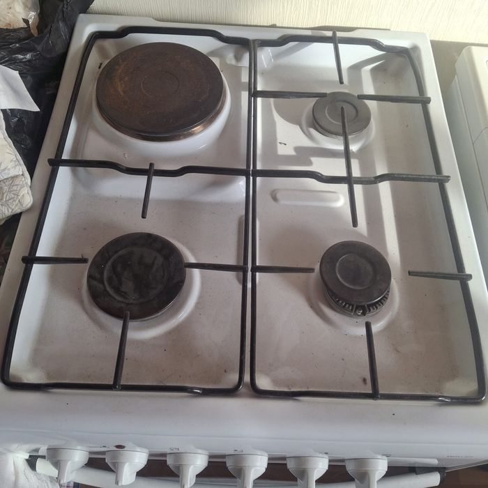 Продам газ плиту