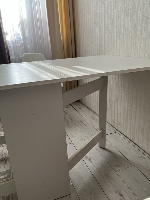 Стол книжка белый