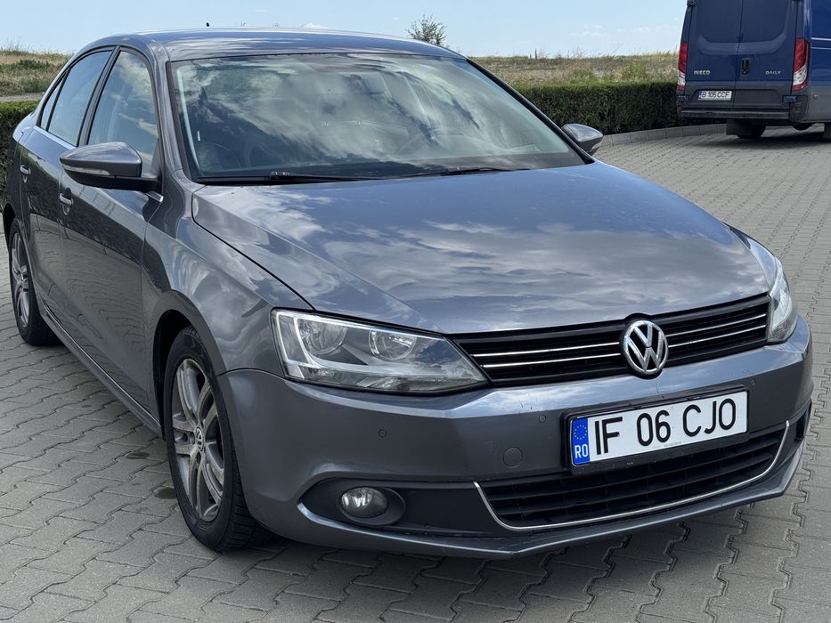 VOLKSWAGEN Jetta 2012 — imagine 3