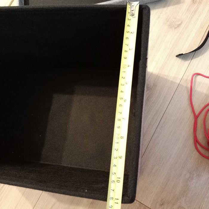 Taburet cu spatiu pentru depozitare