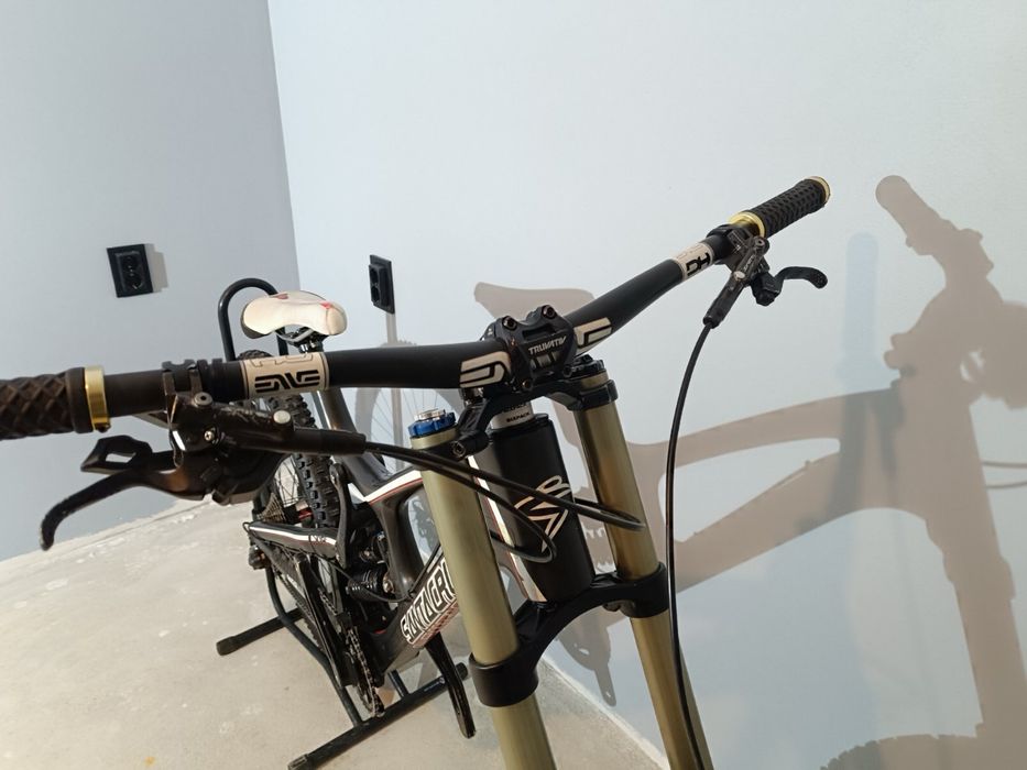 Santa Cruz V10 – RockShox BoXXer