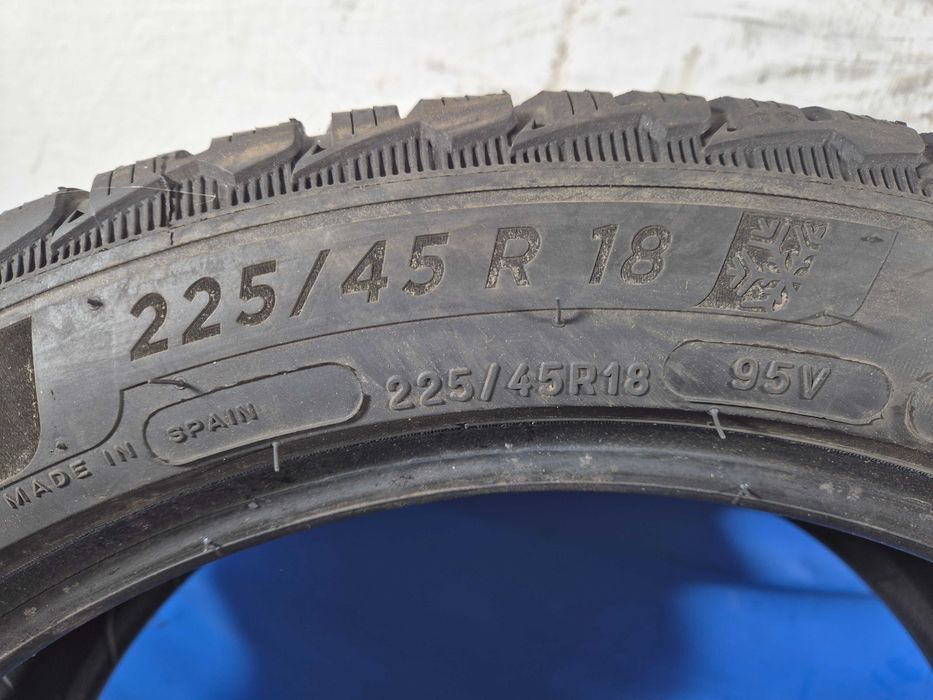 225/45/18 95v Michelin