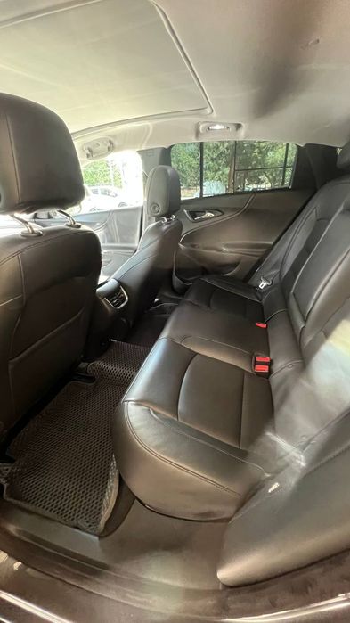 Chevrolet  malibu. 2. LS