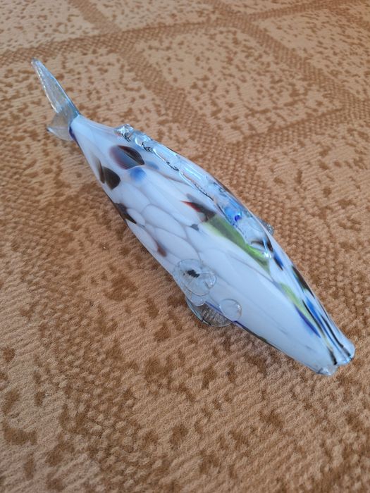 Vând bibelou pește din timpul comunismului