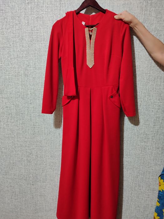 Вечернее платье с пояском