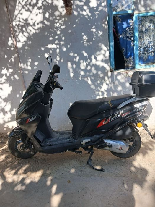 Qmoto tiger 150 kub skuter Sotiladi 5 mlon naxtga ozgina o'tib beradig