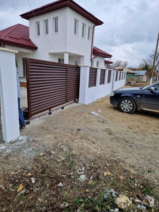 Garduri si porti din panouri stil jaluzele si alte modele disponibile