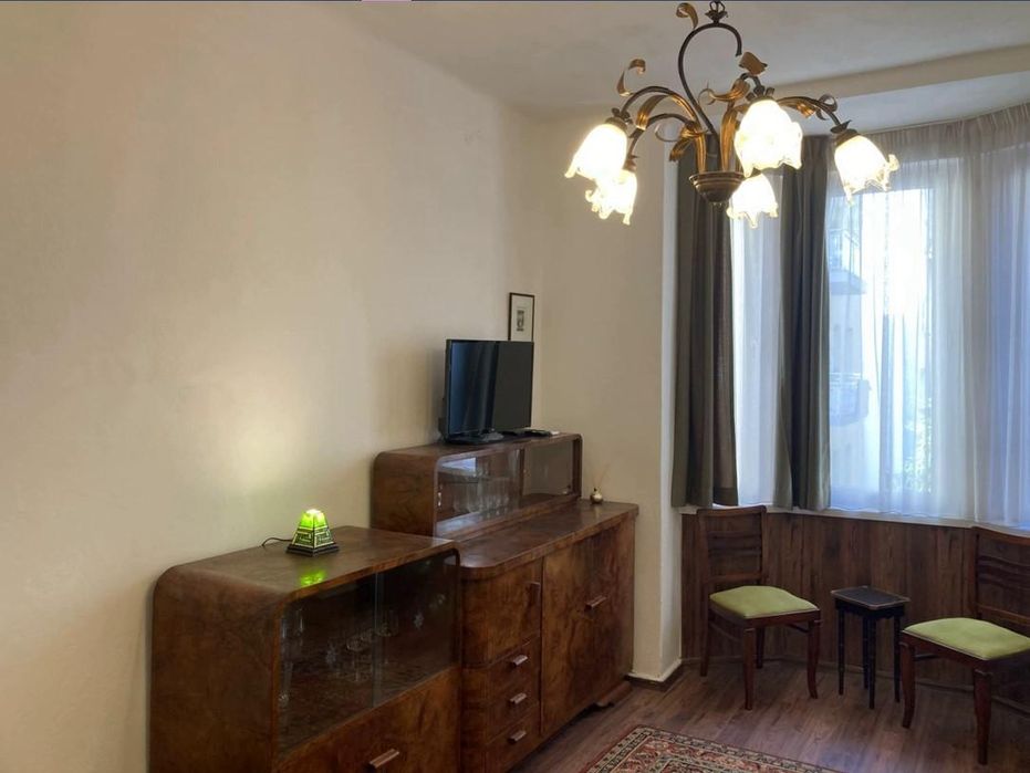 Дава се под наем Двустаен апартамент в София, Център - 80 кв.м за 847.62 € - Снимка #2