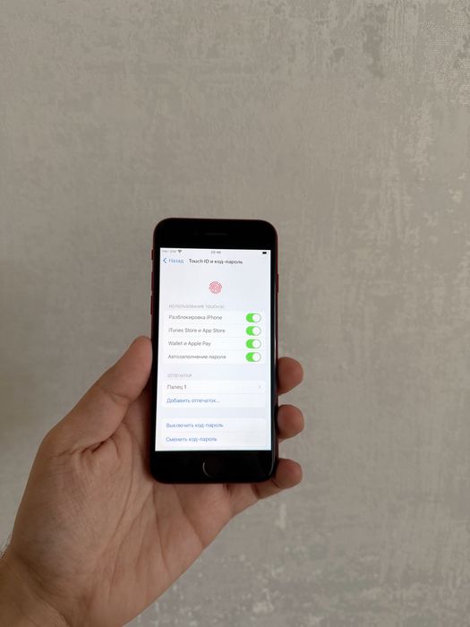 IPhone 8/64 Red - В отличном состоянии