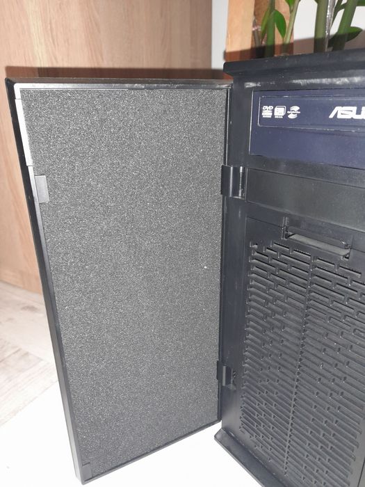 Carcasa PC Coolmaster, format mATX