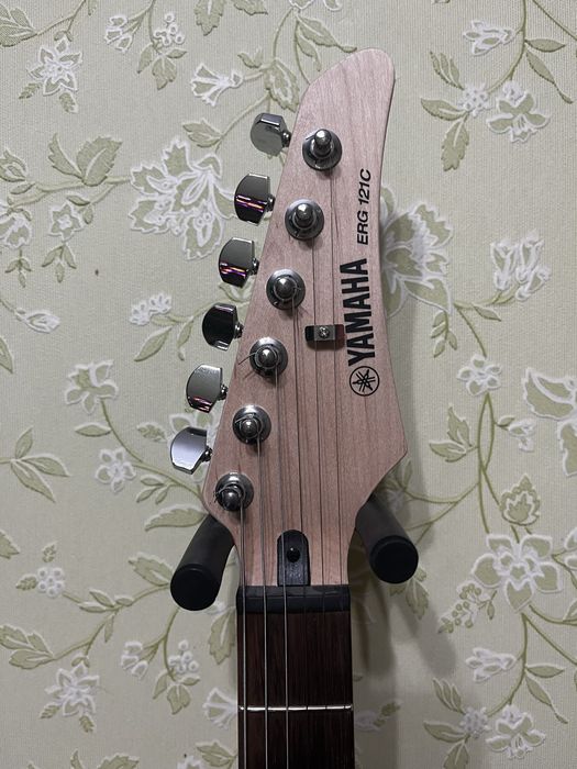 Электрогитара YAMAHA