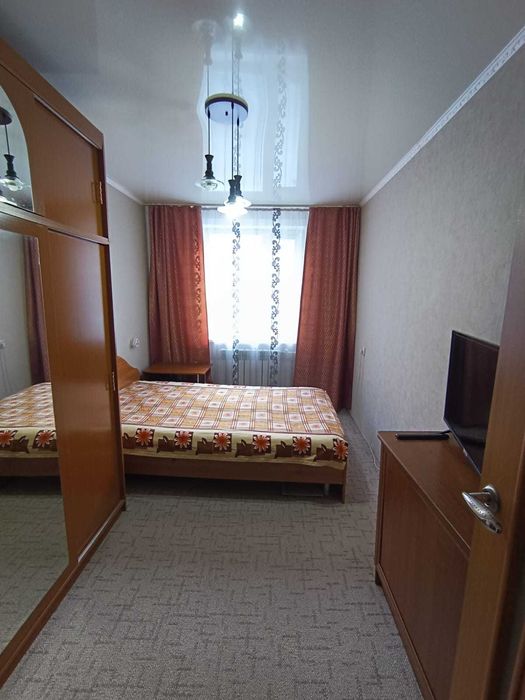 Продам 2-комн квартиру, р-н 8 школы,